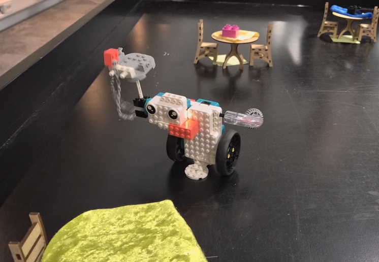 LEGO servitørrobot sommer 2026
